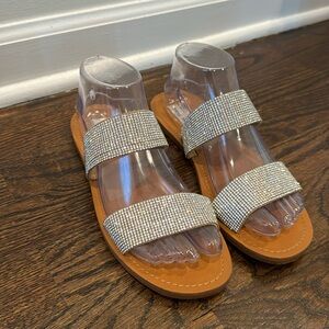 Steve Madden Rage Sandal Tan Sandals with Rhinestone Strap women’s 8 diamond